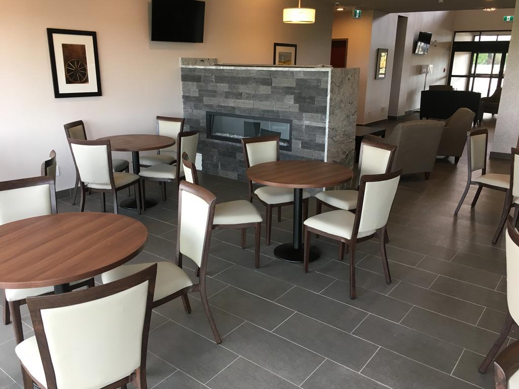 Park Inn By Radisson Edmonton Airport Leduc Bagian luar foto