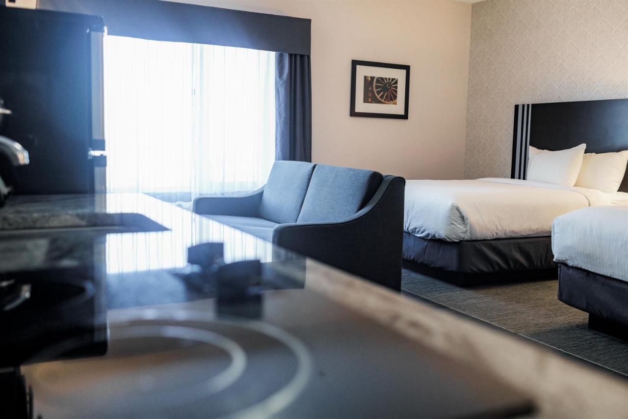Park Inn By Radisson Edmonton Airport Leduc Bagian luar foto
