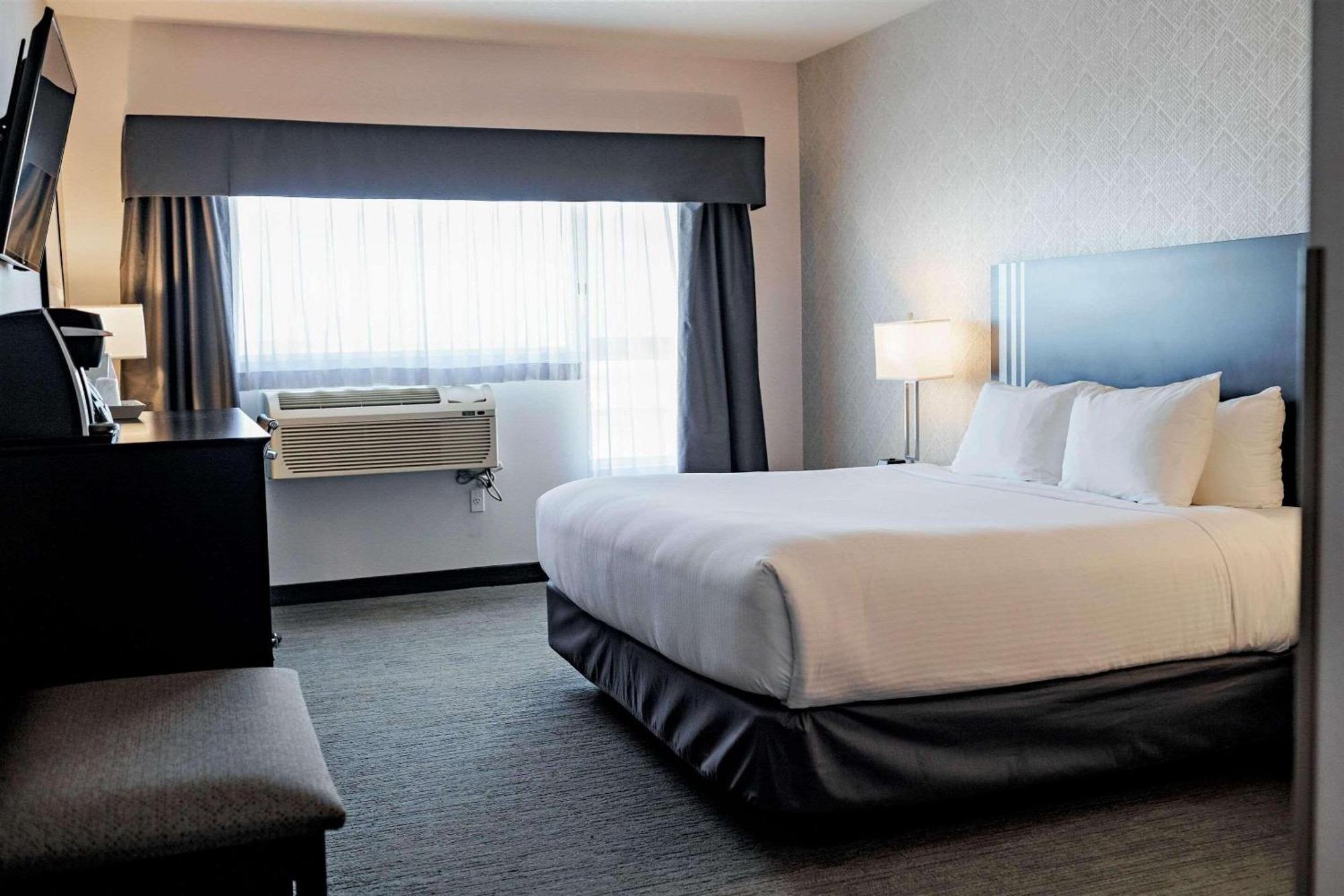 Park Inn By Radisson Edmonton Airport Leduc Bagian luar foto