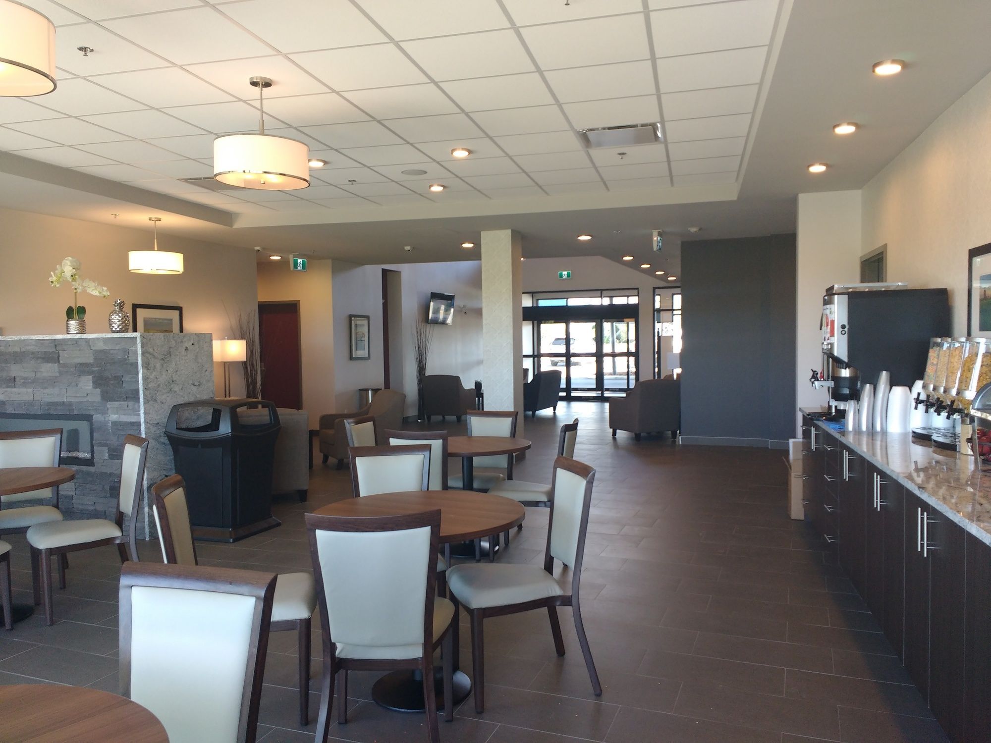 Park Inn By Radisson Edmonton Airport Leduc Bagian luar foto