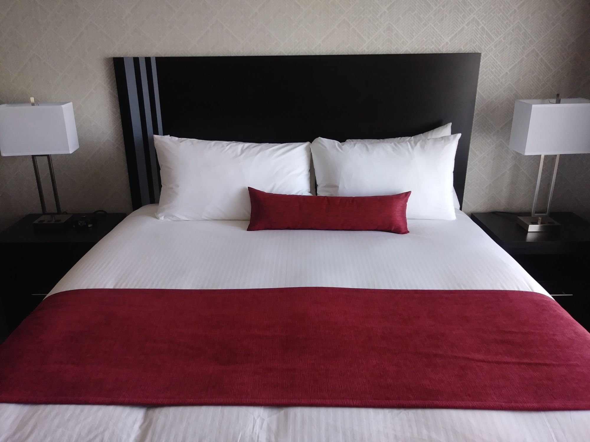 Park Inn By Radisson Edmonton Airport Leduc Bagian luar foto